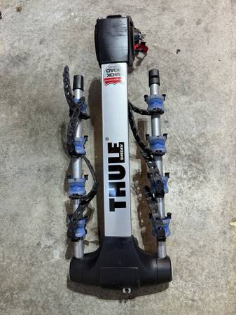 Thule Apex 4-bike rack / carrier hitch for 1 1/4” hitch 1