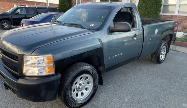 2011, Chevy Silverado,1500,V8, cabina regular,4x4,automático, excelente estado - $6,500 (North Hampton)63654724871683124
