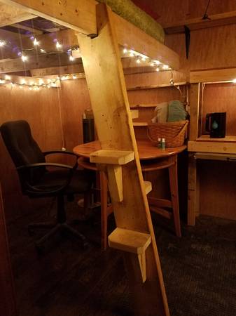 $900 / 1hab - 100ft2 - Lugar rústico y tranquilo en el bosque - Habitación en garaje Posible intercambio (Woodinville rural)63688278167683120