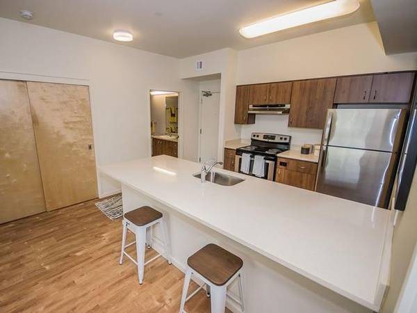 $1,649 / 3br - 1070ft2 - High-Speed Internet Upgrade Optional, Patio/Balcony (The Pearl District)63820795580035124