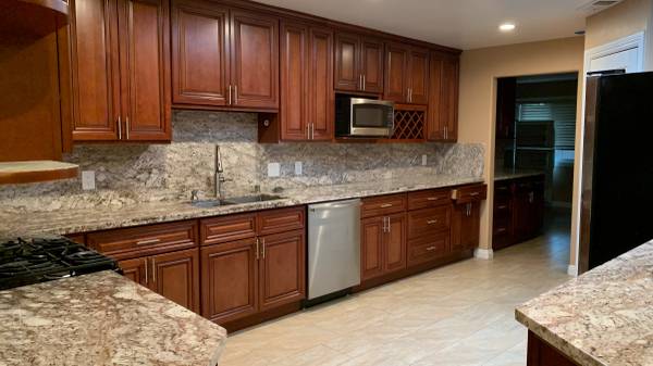 Beautiful 5 bedrooms 3 full baths 1