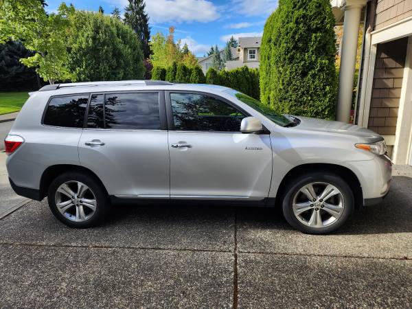 2011 Toyota Highlander V6 Limited - $14,500 (Bellevue)63441977899651122