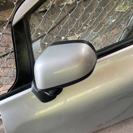 Nissan versa note mirror 1