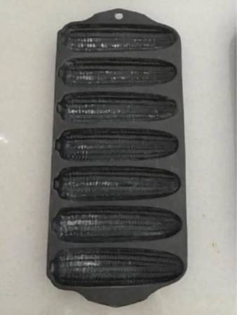 Vintage Griswold Crispy Cornstick Pan 1