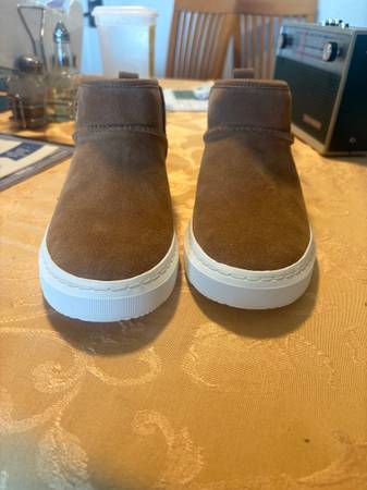 Ugg ladies boot 1
