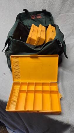 Eagle Claw Tackle Tote With Extras 1