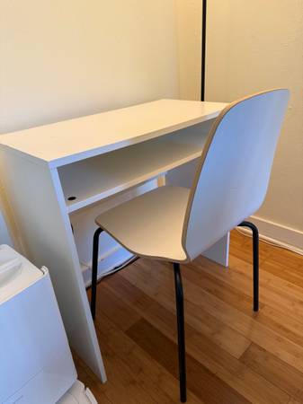 Small desk + chair 1
