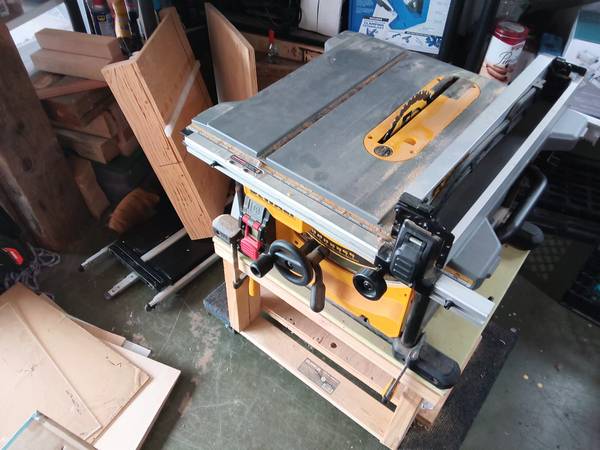 Dewalt tablesaw 1
