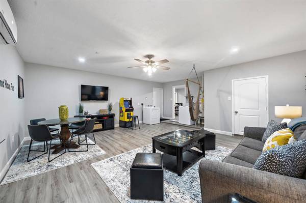 $279,000 / 4br - 1720ft2 - DEER PARK, TX! 4BED/2BATH! OWNER WILL FINANCE! NO CREDIT NEEDED! (Deer Park)63924168006915123