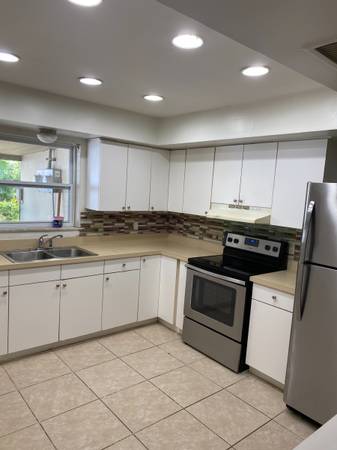 $1,750 / 2br - 800ft2 - 2 bedroom 1  bath Apt. In Duplex (Stuart)63799984731009123
