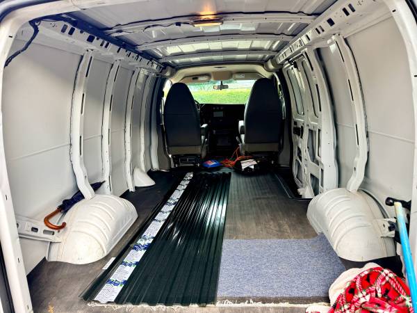 2013 Chevrolet Express 41k - Photo 5