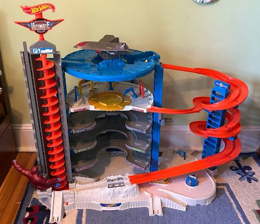 Hot Wheels Super Ultimate Garage 1