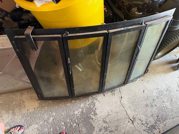 FREE Curved double fireplace door 1