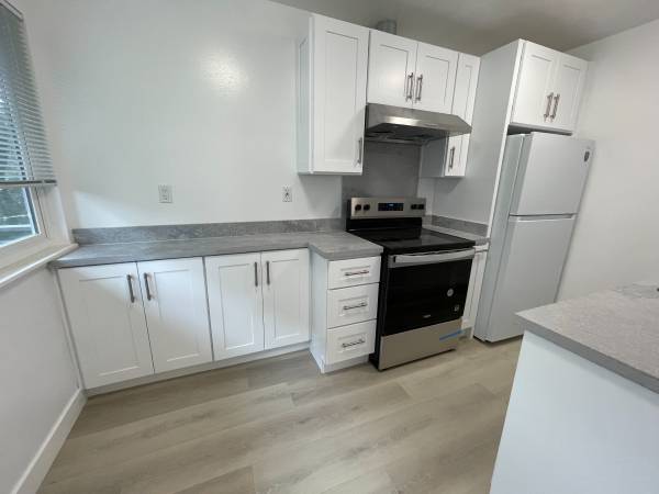 West End Near San Anselmo: Upper w/no stairs, AC, Remodeled! 1