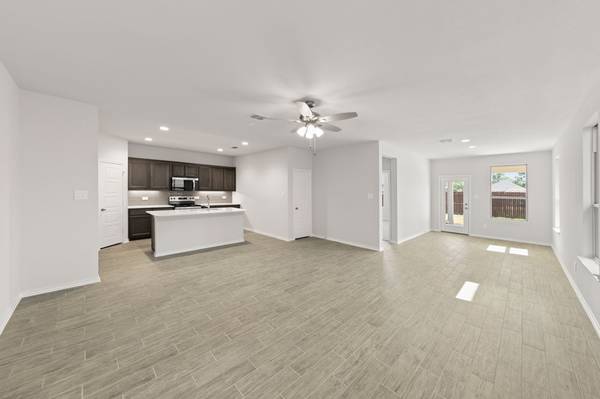 $304,999 / 3br - Open Concept Living (Aubrey, TX)64305353617283122