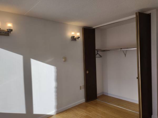 $950 / 2br - Habitación en alquiler (Baintree)63655366651267123
