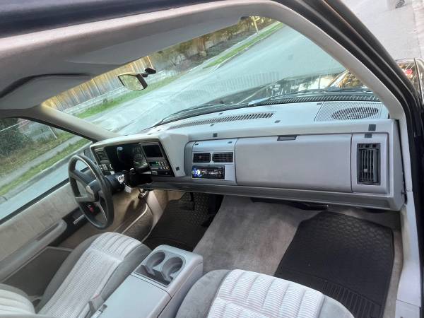 1993 Chevrolet 454 SS Pickup - Photo 9