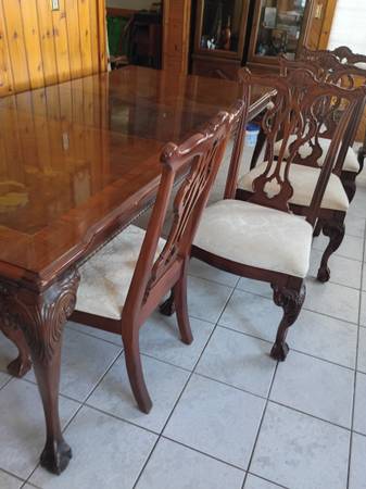 Dining Room Table, 2 leaves, 4 chairs 1