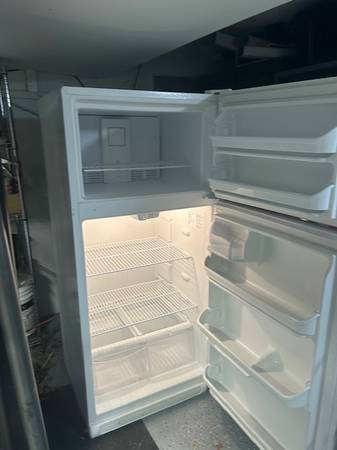 Frigidaire refridgerator 1