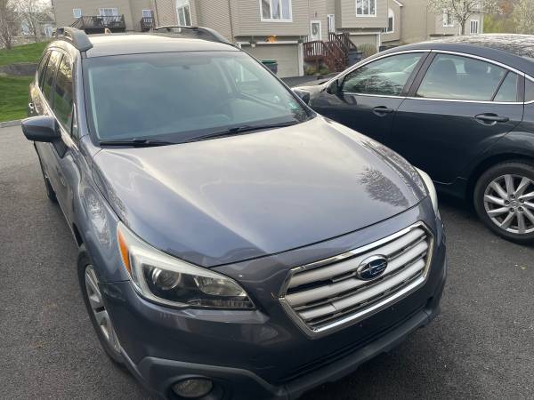 2016 SUBARU OUTBACK. 173,000 millas. 4x4. 4 cilindros. Funciona y conduce excelente - $5,500 (Yonkers)63441360616193123