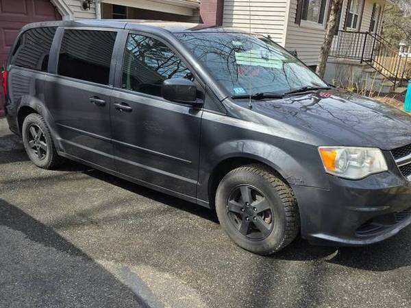 2011 Dodge Grand Caravan 1