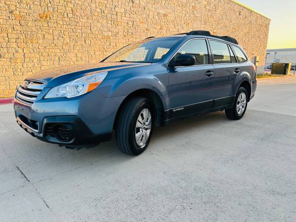 2013 Subaru Outback Premium AWD 2.5L POCOS KILÓMETROS - $7.999 (Austin, sur)63439478434051123