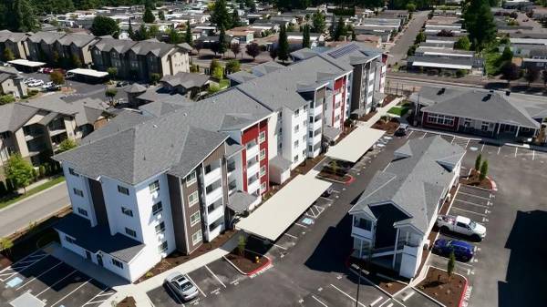 $2,425 / 3br - 1036ft2 - Modern , Steps From Capital Mall Adventure get 6 weeks free!63870757355265123