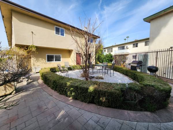 $1,795 / 1hab - UBICACIÓN PRIMERA EN SHERMAN OAKS, PISO BAJA DEPTO, RECIENTEMENTE RENOVADO, SE ACEPTAN MASCOTAS, (SHERMAN OAKS)63953079130115121