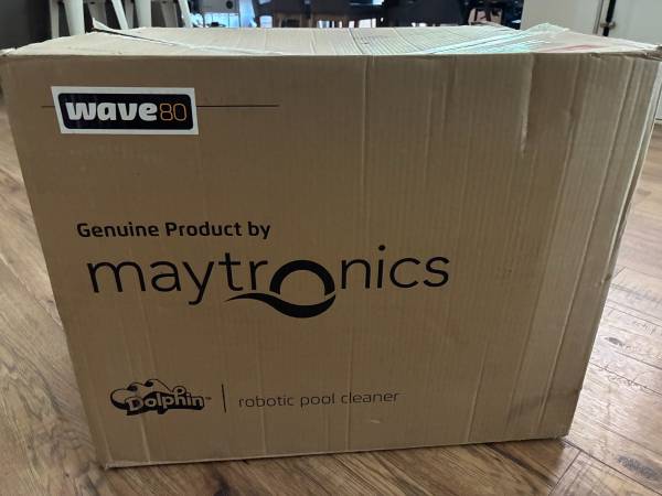 NEW IN BOX! Dolphin Wave 80 Robotic Pool Cleaner 1