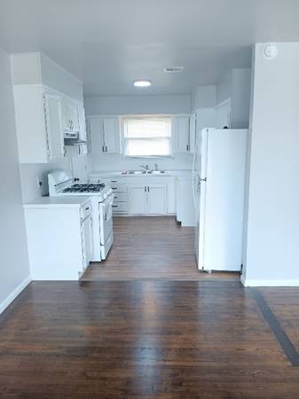 $1489.00 / 3br - 950ft2 - W 46th house63981980203267123