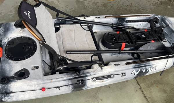 Kayak Trade for snakes (Glendora)63865302189313123