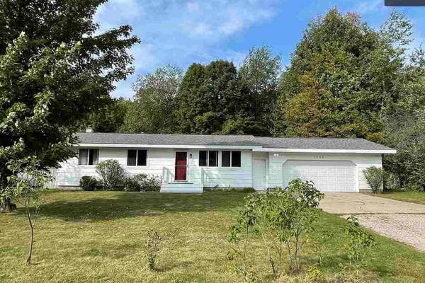 $1900.00 / 3br - 1056ft2 - CASA DE 3 DORMITORIOS EN TRAVERSE CITY - Garaje adjunto/Sótano64037895497474120