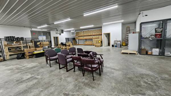 $4,000 / 4000ft2 - Espacio comercial industrial, almacén, garaje, oficina en renta (Saint Albans)63992934927875124