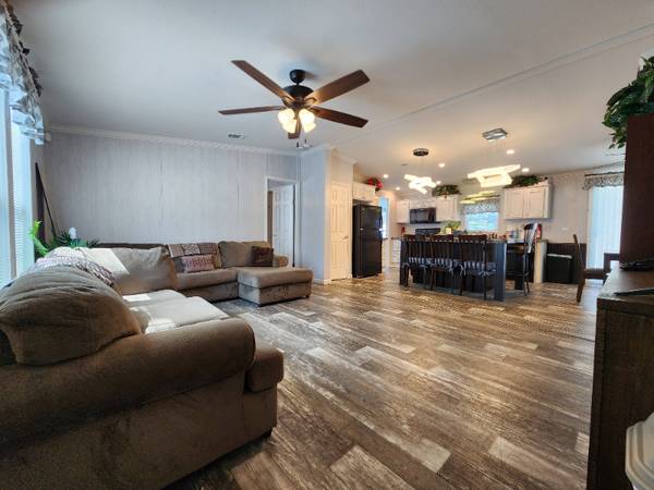 $1900.00 / 4br - 1407ft2 - 4 bedroom 2 bath home FOR RENT in Ocala Estates63861744070913122