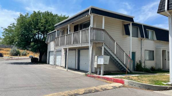 $1500.00 / 2br - 914ft2 - Condominio Meadowbrook con garaje privado SIN TARIFAS OCULTAS/EXTRA63674364229633120