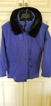 Womens sz 6 winter Jacket w removable hood & fur trim 1