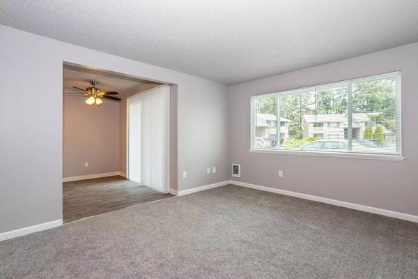 $1,899 / 2br - 900ft2 - Relaxing garden-style 900 sq ft 2 bed 1 bath - Forest Park (Puyallup)63786614006017124