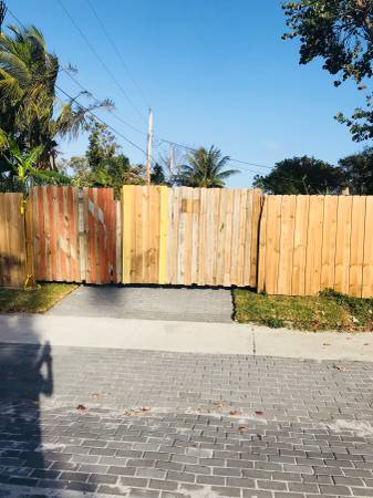 $550 / 2500ft2 - PRIVATE LOT FOR RENT - FULLY FENCED (POMPANO BEACH, FL)64001849532033120