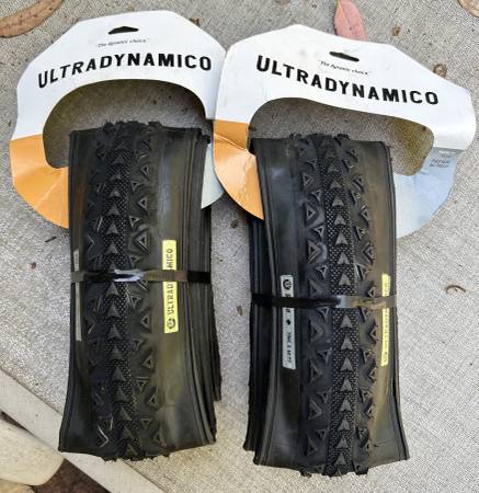 パーツ *ULTRADYNAMICO* rose race tire 700 42c Ultradynamico_Rose_4.webp?v=