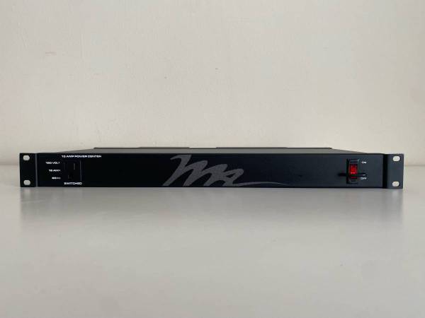Middle Atlantic Pro Grade Rackmount Power Distribution Center PD-915R 1