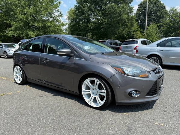 Cámara de respaldo Ford Focus Titanium 2012, ¡hasta 38 mpg! - $4,995 (Indian Trail)63613340653441123