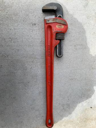 24" Rigid Pipe Wrench 1