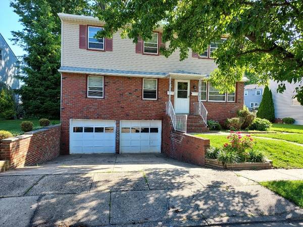 $2,990 / 3br - 1st floor apt, refrigerator, dishwasher, washer/dryer hook up, parking (Rahway)63676310380547122