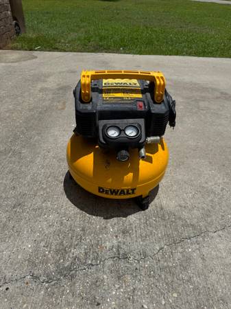 dewalt pancake compressor 1