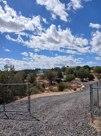 $1,600 / 2br - 1700ft2 - Rural Property for rent (Kingman)63799544913025120