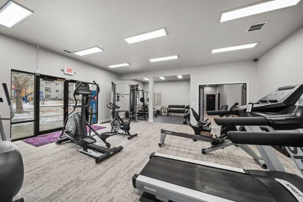 $1,275 / 2br - 961ft2 - Disability Access, Carpet, Cable or Satellite, Fitness Center63655837542787122