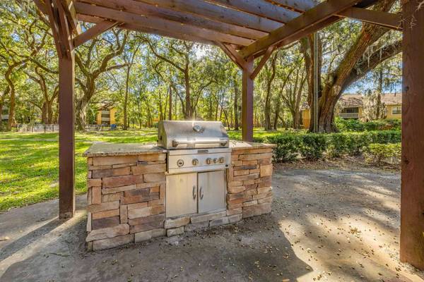 $1,349 / 2br - 1080ft2 - ✨ Modern 1BR Ready Now – Great Location! (Southside Jacksonville)64005272377857121