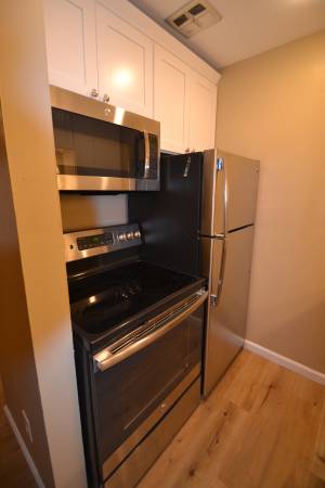 $1,295 / 1br - 600ft2 - R-19 Corp Furn 1BR Center City location (Cincinnati)63974472217475123