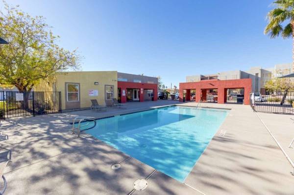 $1,214 / 2br - 1000ft2 - Ascensor, Gestión en el lugar, listo para cable (5950 S Pecos Rd, Las Vegas, NV)63859612025603122