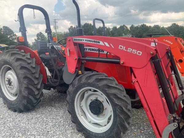 Massey Ferguson 2625 - 4x4 con cargador - $22,900 (Vincent)63440378594435123